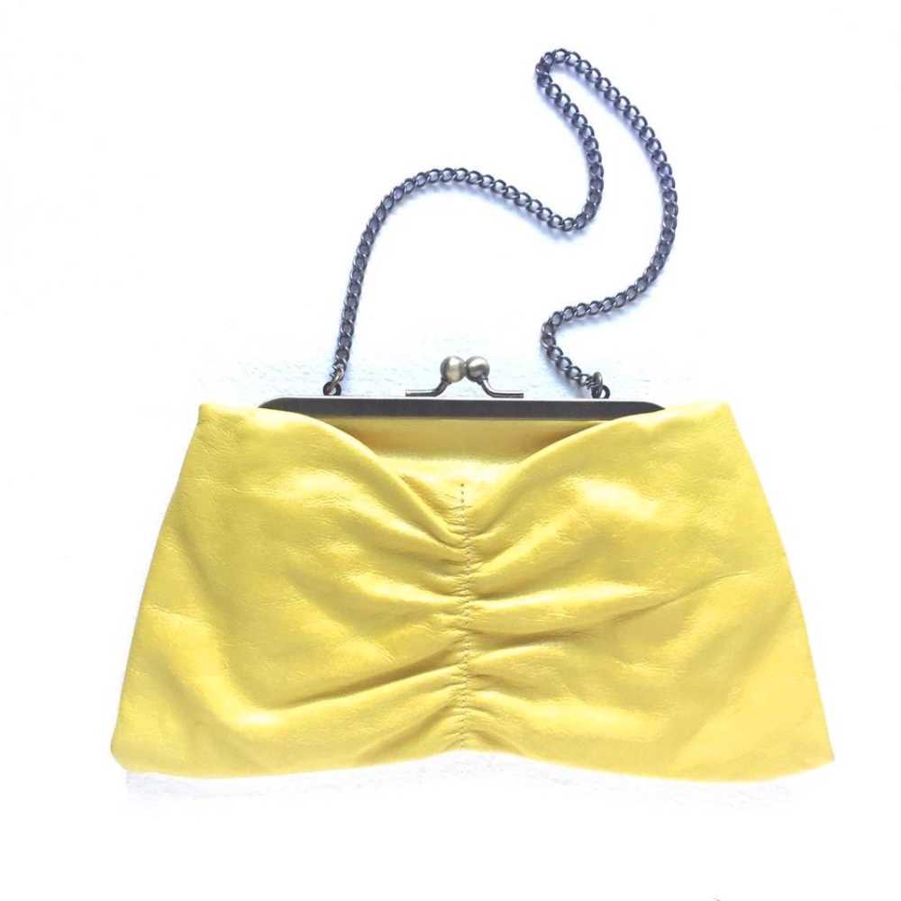 VINTAGE Hobo GIGI Kisslock Bow clutch in YELLOW